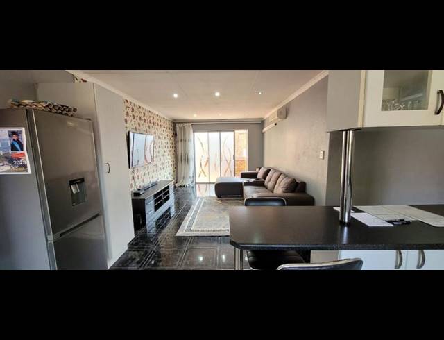 2 BEDROOM TOWNHOUSE FOR SALE IN LIEFDE EN VREDE